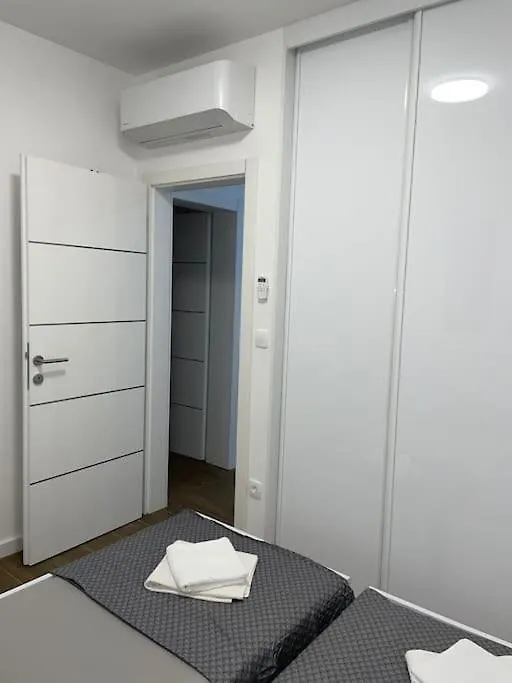 Apartment Apartman Iva - Private Pool Trogir Croatia