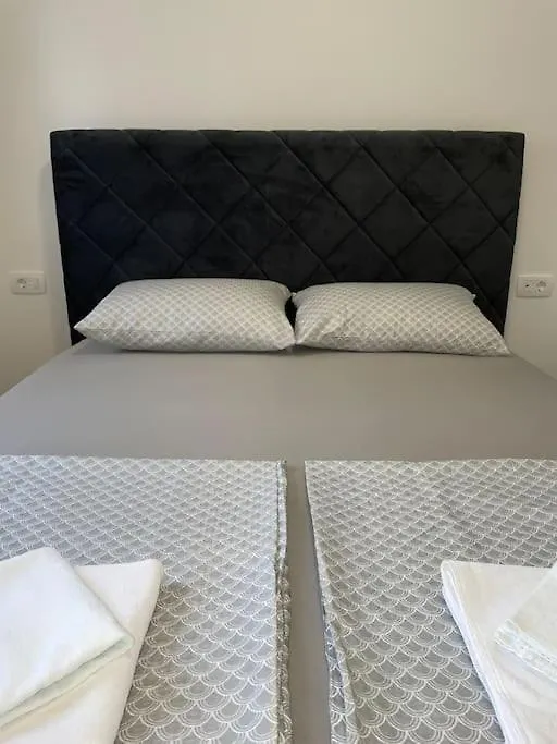 Apartman Iva - Private Pool Trogir Apartment